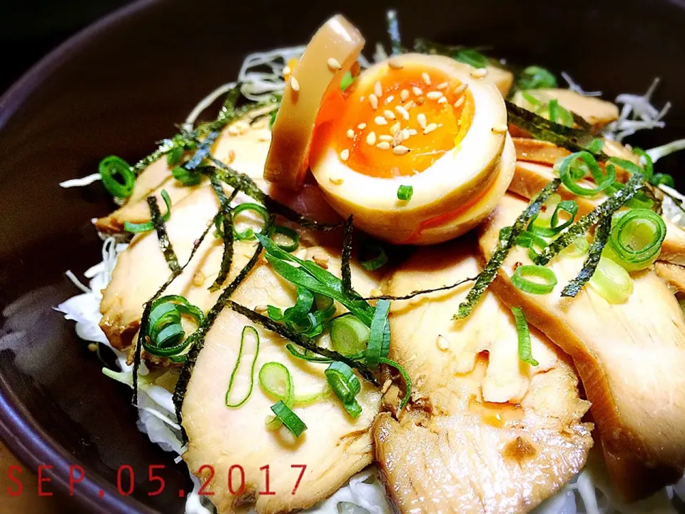 鶏チャーシュー丼🍱٩(*˘ ³˘)۶❤|BOSS.あーちゃんさん