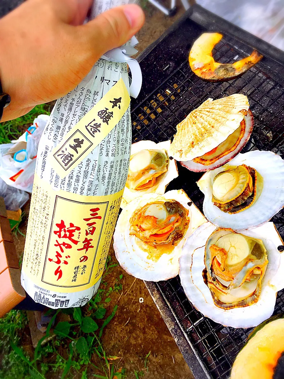 ホタテ焼き＆三百年の掟破り

#炭火焼き #アウトドア #ホタテ焼き #日本酒|たつやん。さん