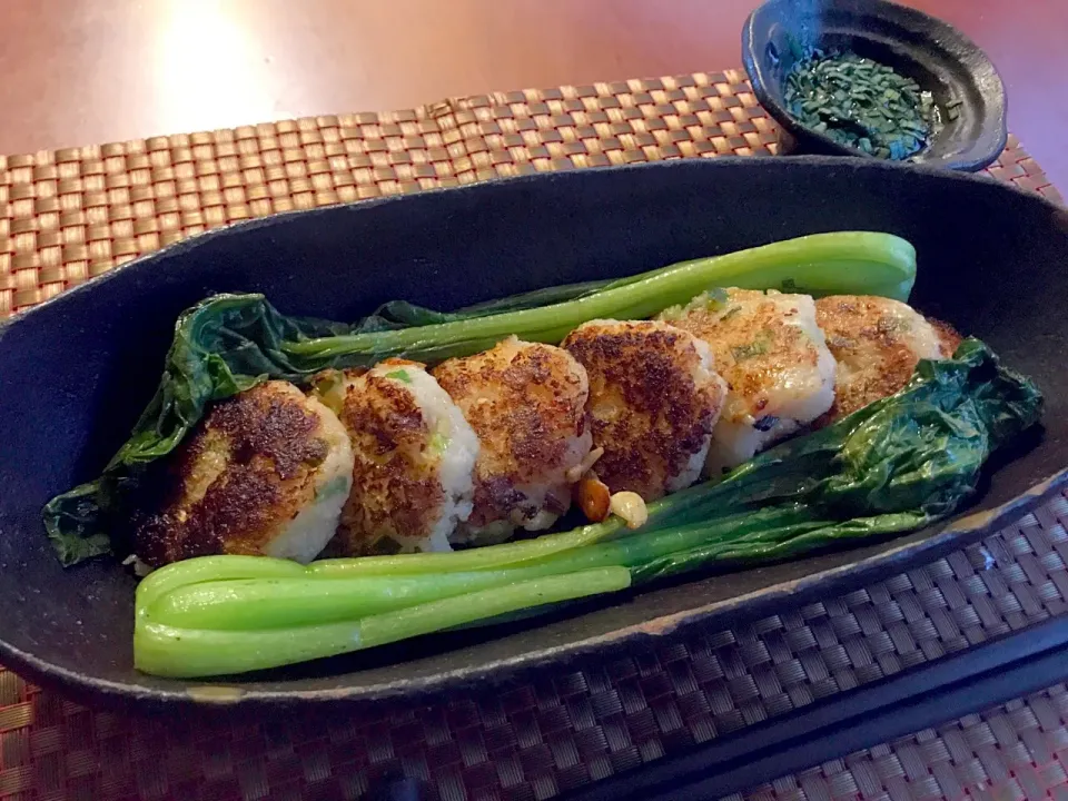 炒青菜(ﾁｬｵﾁﾝﾂｧｲ)･蘿蔔糕🌿Salty stir-fried of Japanese Mustard Spinach🌿Steamed radish cake 小松菜のにんにく塩炒め♨大根餅|🌈Ami🍻さん