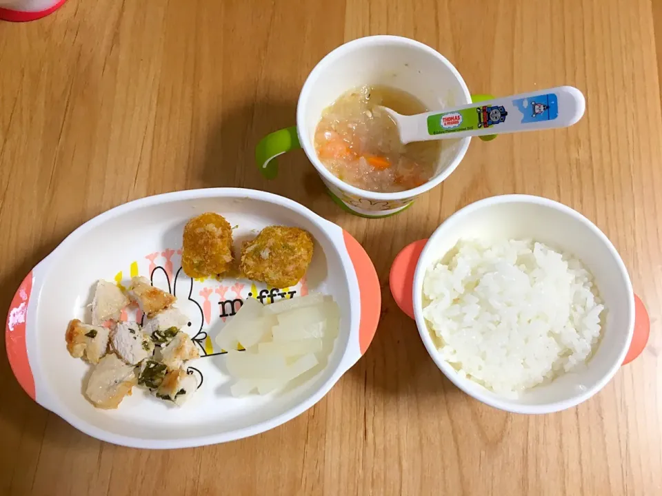 Snapdishの料理写真:鶏胸肉のしそチーズ焼、大根の煮浸し、南瓜コロッケ、お味噌汁|ほなさん