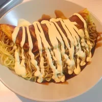 超〜簡単❗️
お好み焼き風のオムそば😃

最短5分料理😁|Mitchiiさん