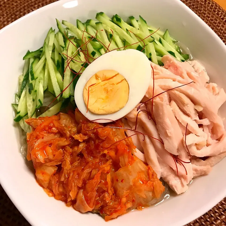 Snapdishの料理写真:エスニック風冷麺。
少しナンプラーを足して
韓国冷麺をエスニック風にしてみました。|chacoさん