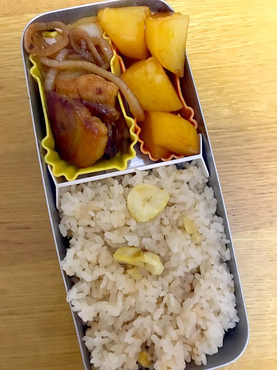 栗ごはんと豚の照り焼き弁当。パパ仕事弁当。|めぐりんさん