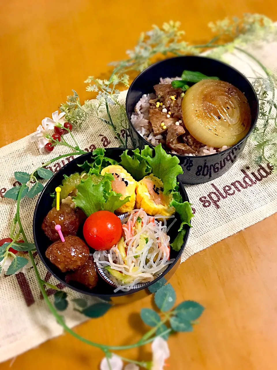 ワタクシ弁当🎶
ステーキ丼ミニ
玉子ポケット(タラコ)
春雨サラダ
ミートボール
ゴーヤと鶏チャーシューの和え物|BooBooさん