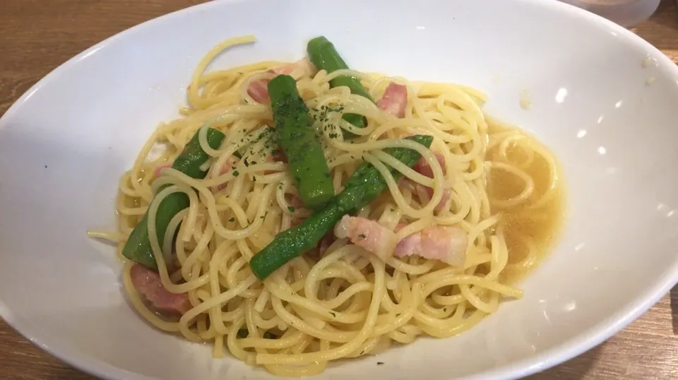 ベコーンとアスパラのパスタ|おっちさん