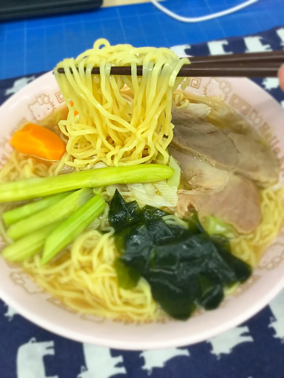 Snapdishの料理写真:藤原製麺のえび塩ラーメン🍜美味しい💕|hoppycowさん