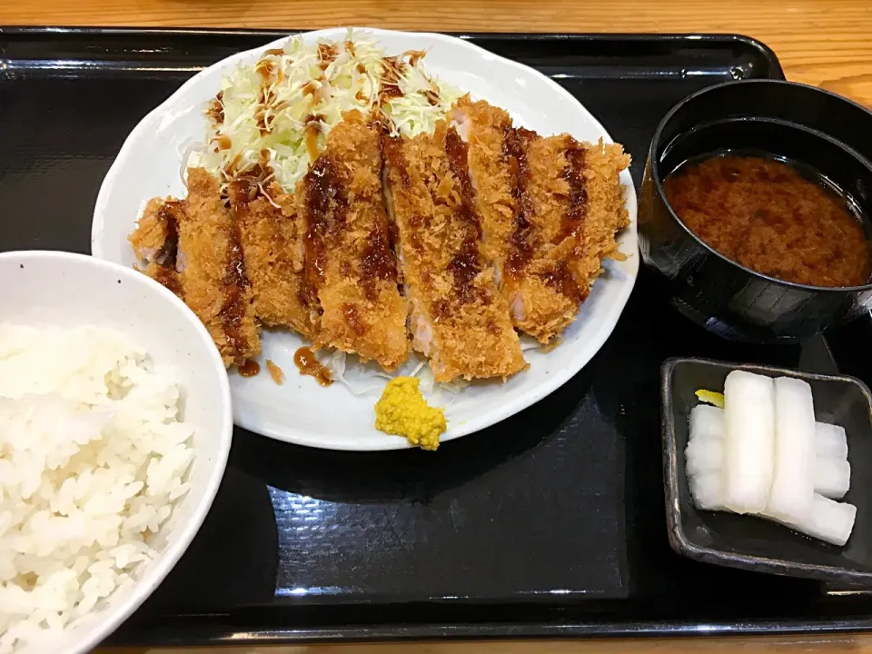 ロースかつ定食🐽|ゆうじ.さん