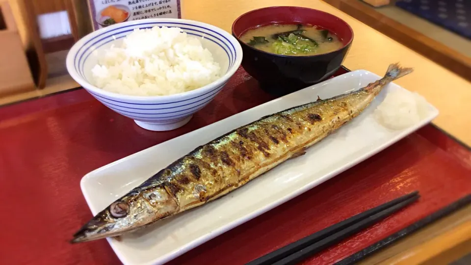 🍁🌾秋の味覚シリーズ🐟😋
秋刀魚の塩焼き定食|アライさんさん