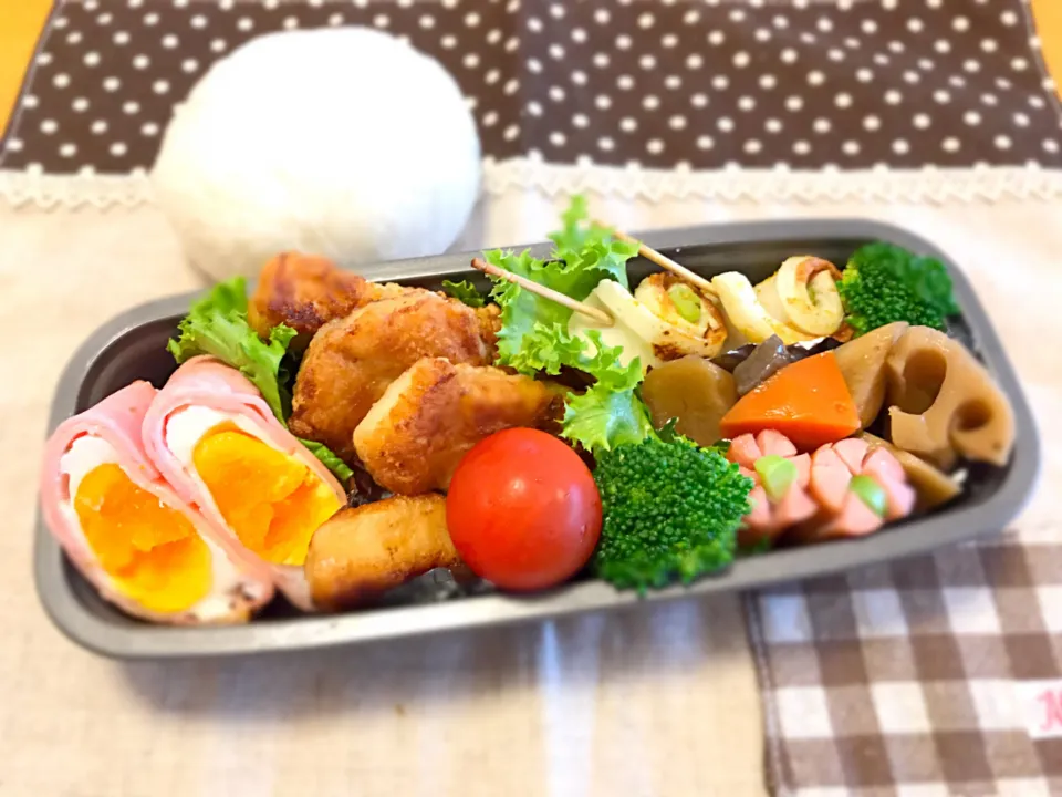 めかじき竜田焼き🐟
ハムエッグ🍳
ちくわソテーカレー味🌀
ウインナー🌸
筑前煮🥕
🌳🍅🍙|あやこさん