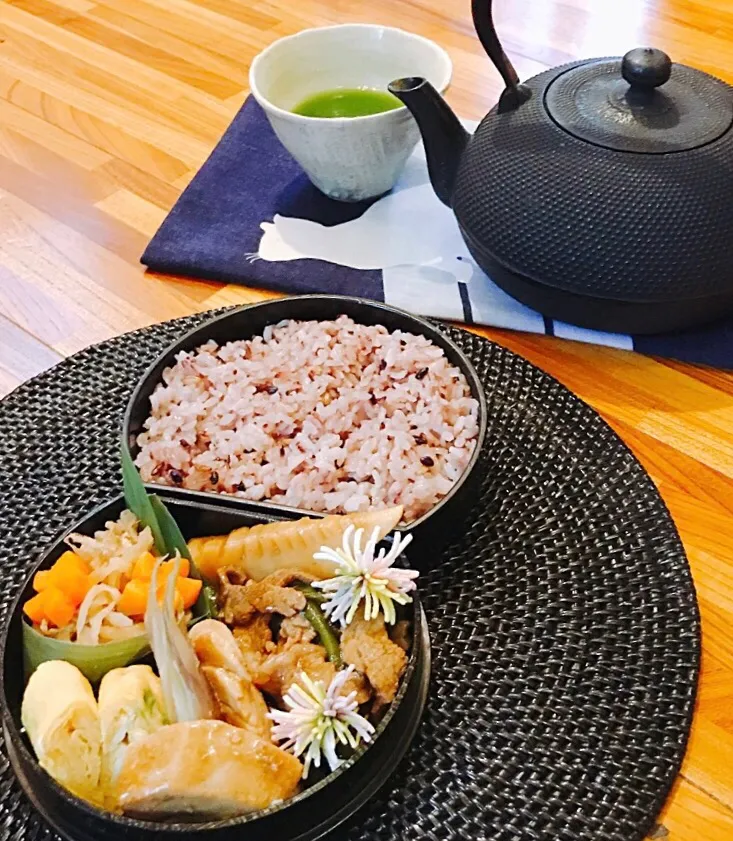 🌿青椒肉絲
🌿ネギ入りだし巻き卵
🌿カジキとみょうがの煮物
🌿切り干し大根
🌿黒米雑穀ご飯|Ayako Sakakibaraさん