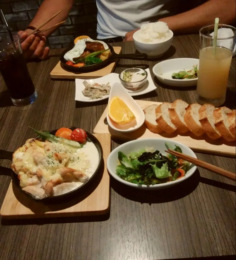 主人と出産前ランチ　ささみとポテサラのクリーム煮込みランチ＠アバウト|マメリエさん