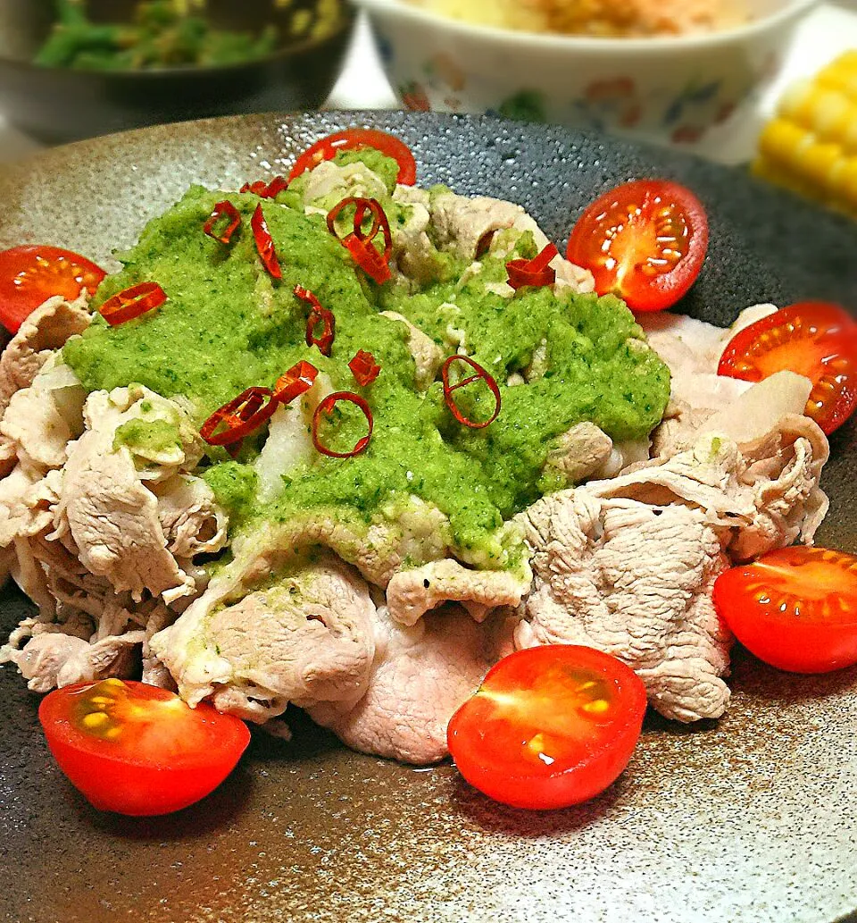 Snapdishの料理写真:Cold pork shabuShabu with cucumber vinegar sauce 🐷 冷しゃぶ緑酢がけ #うちごはん #おうちごはん #おうち居酒屋🏮|まめさん