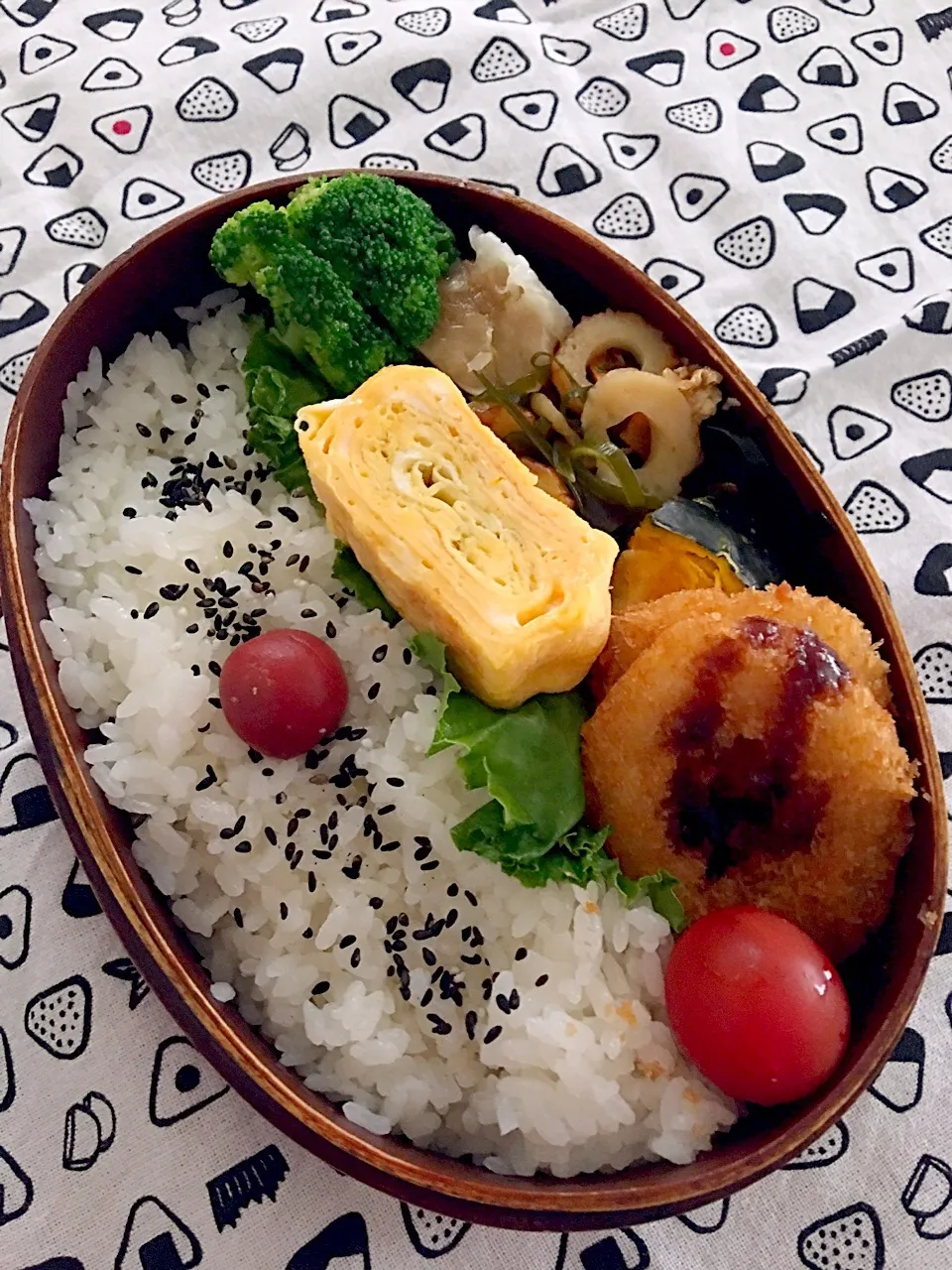 夫お弁当☆新米コシヒカリ(o^^o)
#クブイリチー
#イカリング
#カボチャチーズ
#新米|かねしろ食堂さん