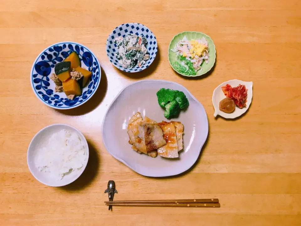 夕ごはん                                                    豚肉のハチミツ生姜焼き                                                かぼちゃの煮物|ちゃみこさん