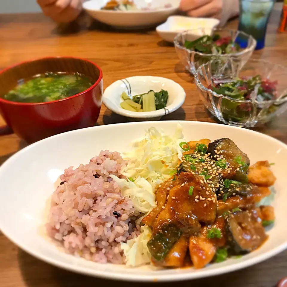 鶏胸肉とナスの照り焼き丼🍴|ゆたんさん