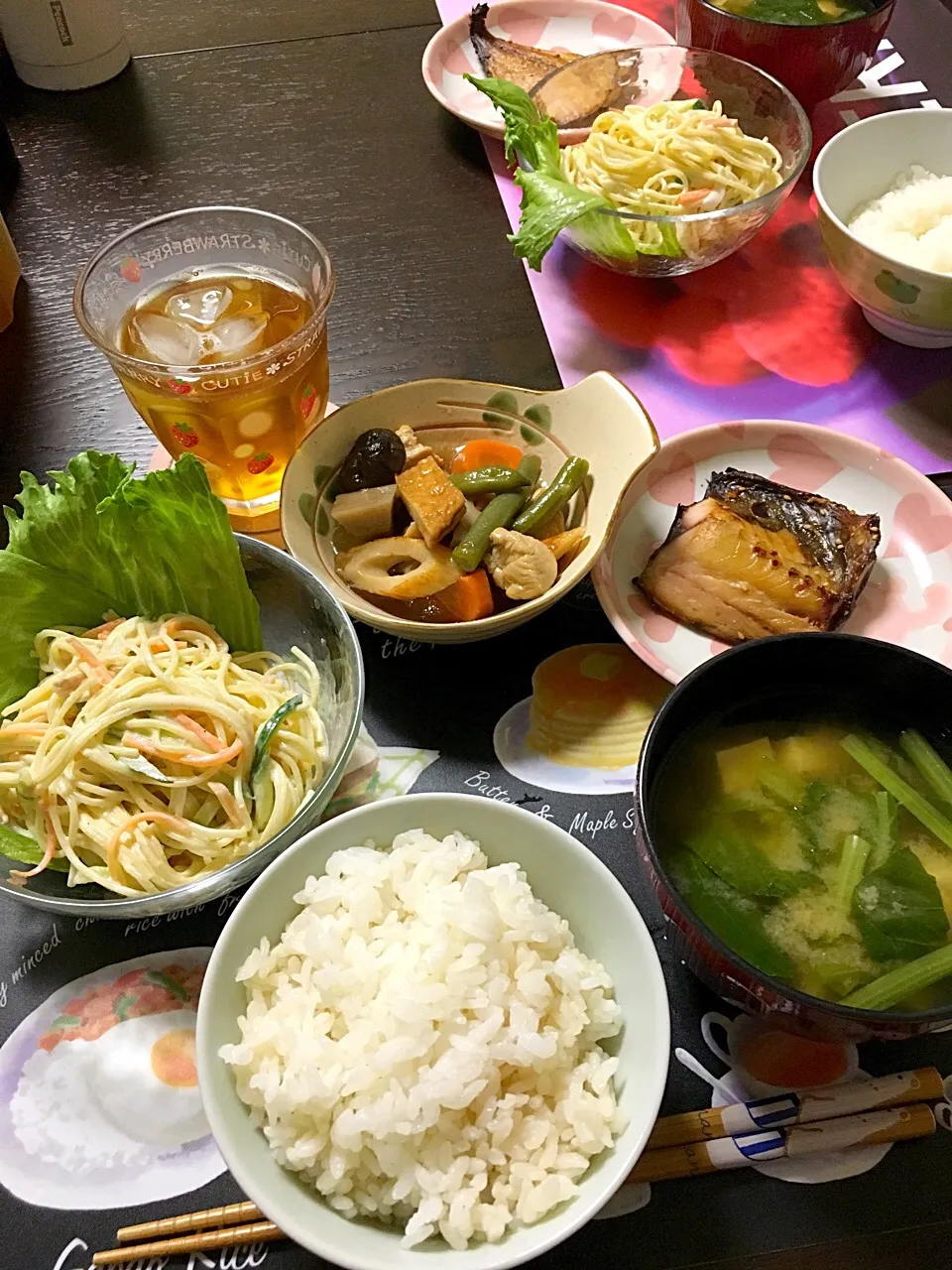 塩サバ焼き、スパゲティサラダ、煮物、味噌汁(小松菜、豆腐)ヾ(´︶`♡)ﾉ|ライムさん