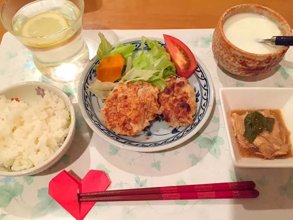 鳥こんにゃくヘルシーハンバーグ定食|にゃふてんさん