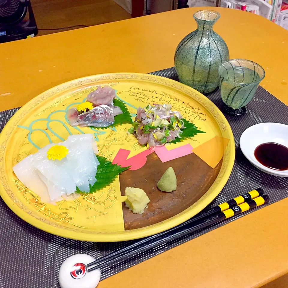 Snapdishの料理写真:アジとイカの刺身!  (^-^)|Kei Satoさん