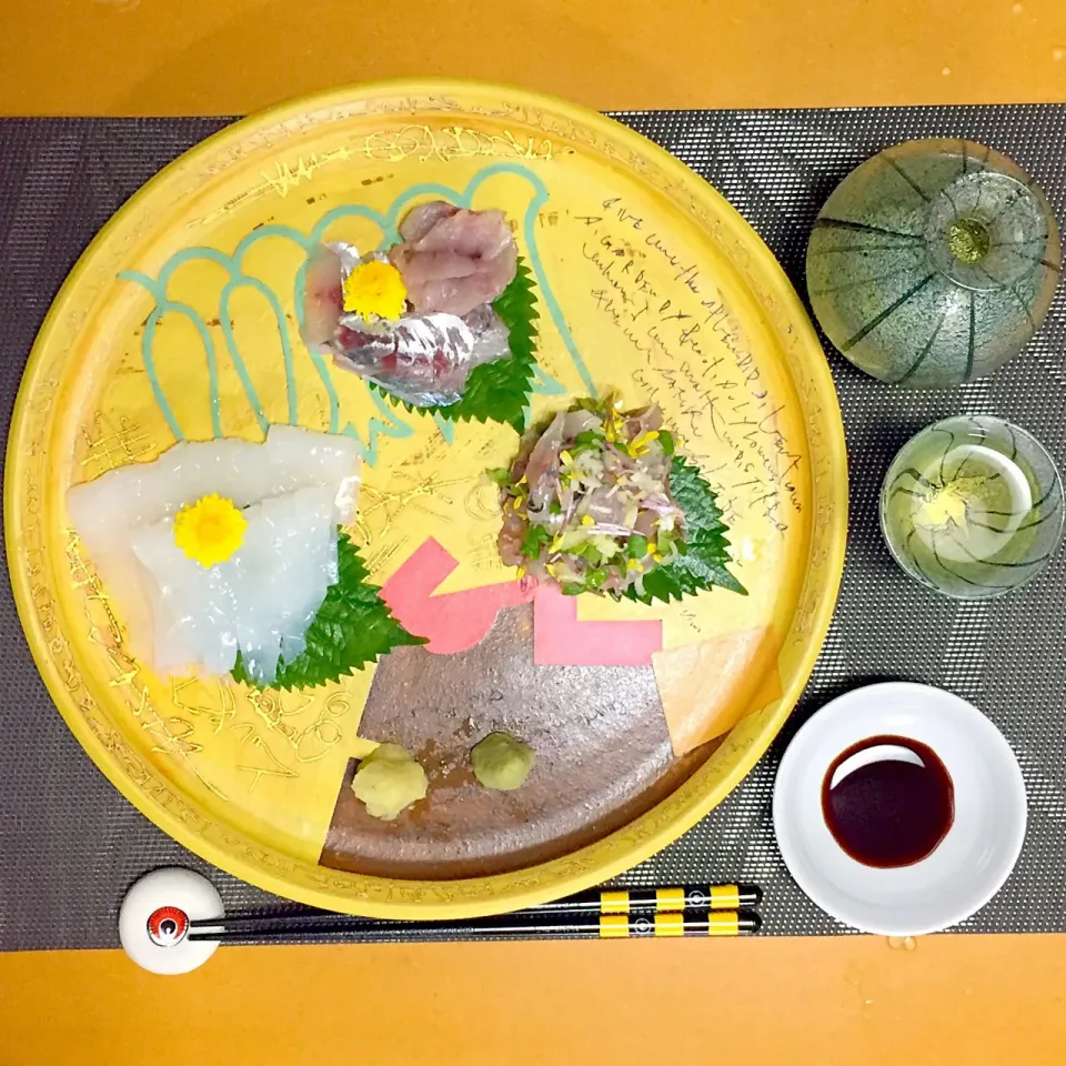 Snapdishの料理写真:アジとイカの刺身!  (^-^)|Kei Satoさん