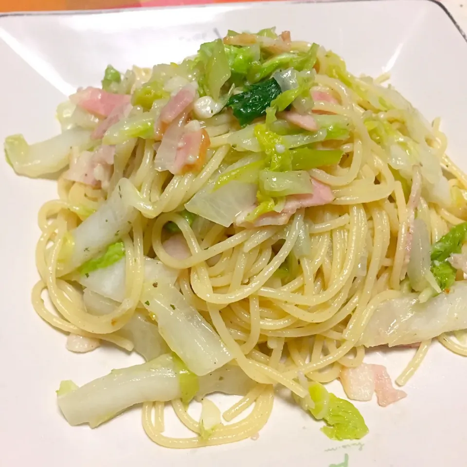 白菜とベーコンの柚子胡椒ペペロンチーノ #晩御飯 #パスタ #おうちパスタ #ペペロンチーノ #柚子胡椒 #和風ペペロンチーノ #おうちごはん #クッキングラム|カウンター嬢さん