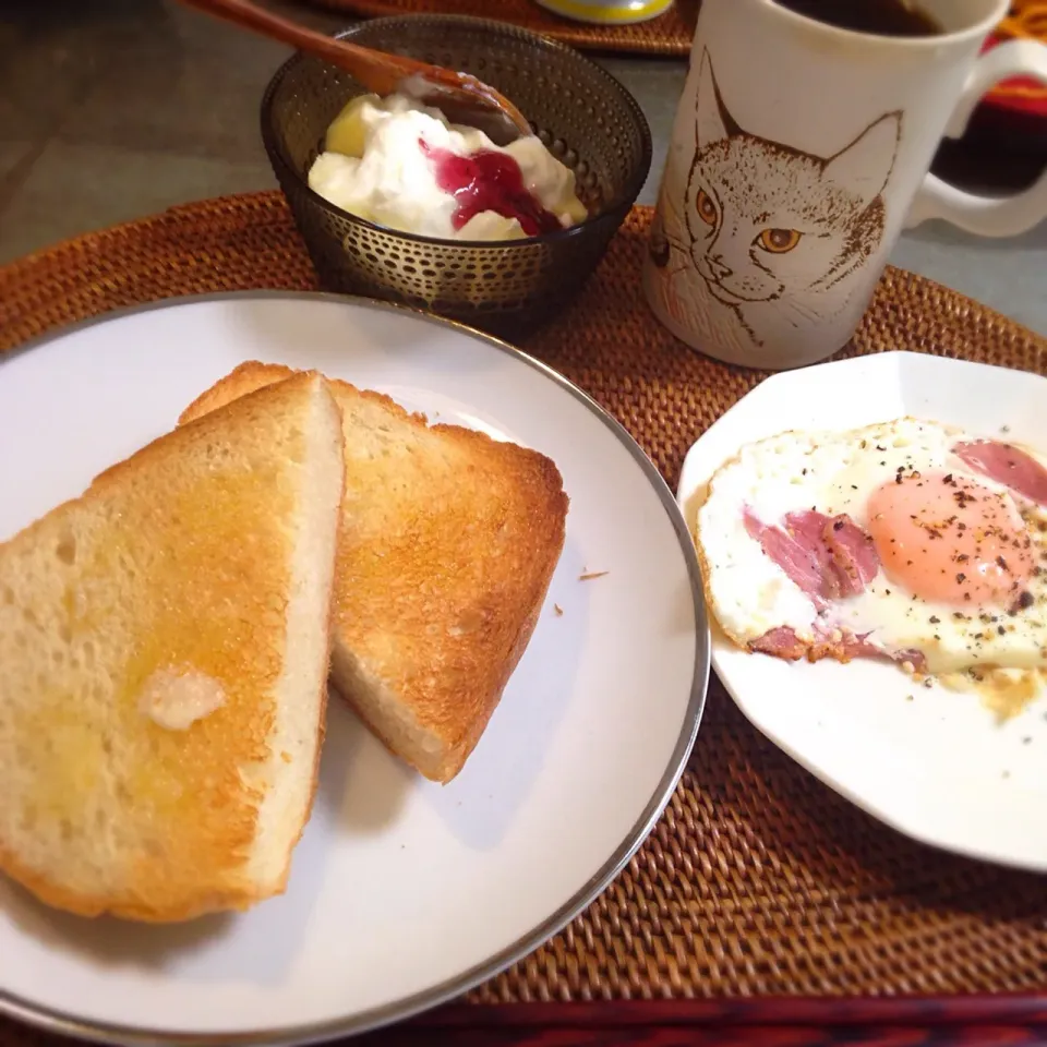 頂いた手作りパンで朝ごぱん😋|nao子さん