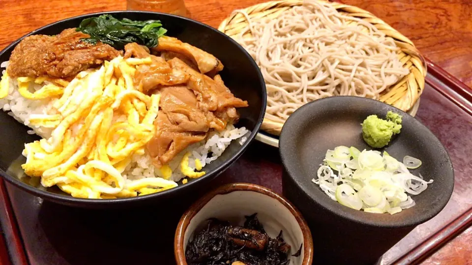 鶏もも三色丼 〜 ヤマト醤油仕立て 〜 を頂きました。|momongatomoさん