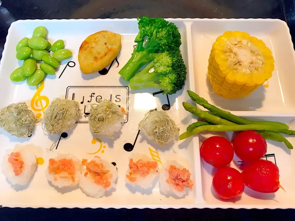 チビのランチ🍅🌽|みぃこさん