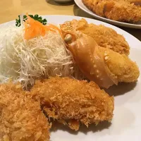 Snapdishの料理写真:とんかつこがね@沼津の ヒレカツカニクリームコロッケ定食。相当美味いっす。|棟居 微貳さん