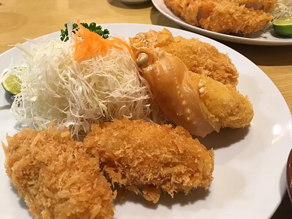 とんかつこがね@沼津の ヒレカツカニクリームコロッケ定食。相当美味いっす。|棟居 微貳さん