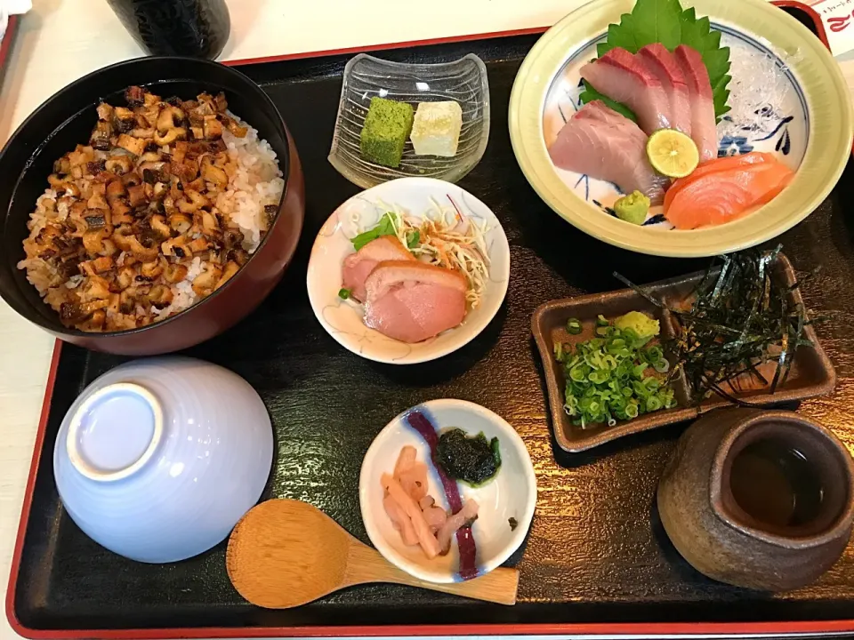 Snapdishの料理写真:穴子ひつまぶし、お造り、夜定食( ＾∀＾)|きのすけさん