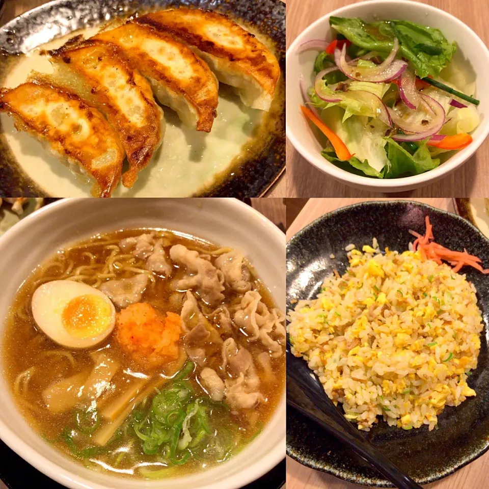 黄金トリオバリューセット🍜
肉そば   餃子  チャーハン サラダ|るみおんさん