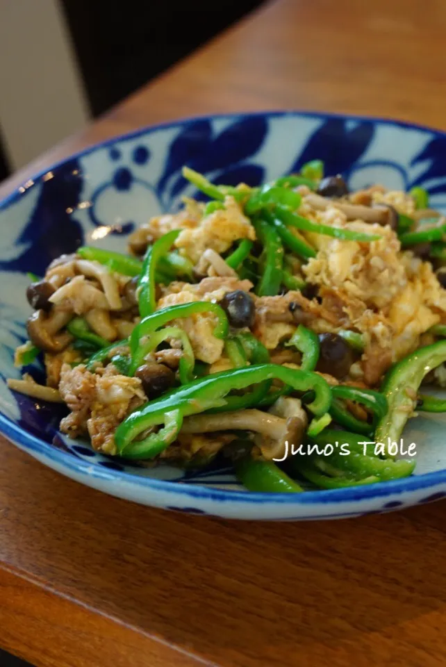 ピーマンとシーチキンの卵炒め with ラー油でどうぞ(プーパッポンカリー風)|Junさん