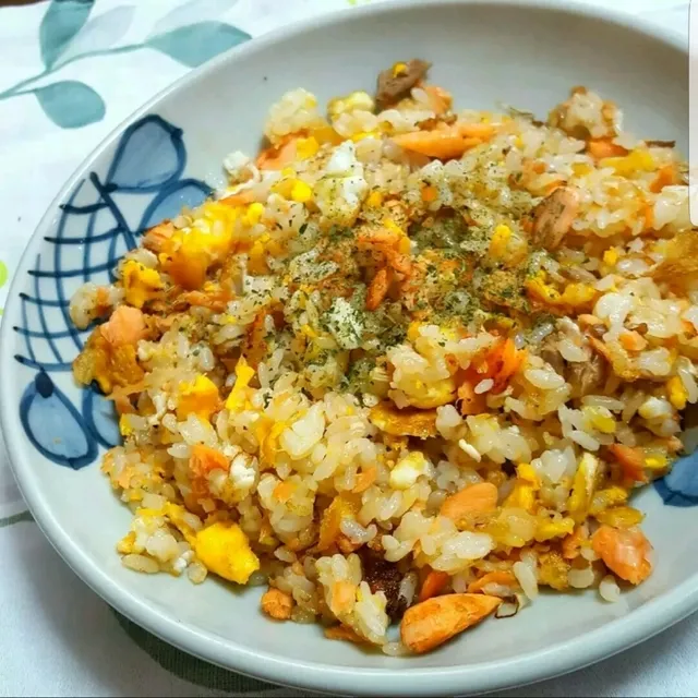 春菜食堂さんの鮭と卵のチャーハン #レシピブログ #RecipeBlog|レシピブログさん