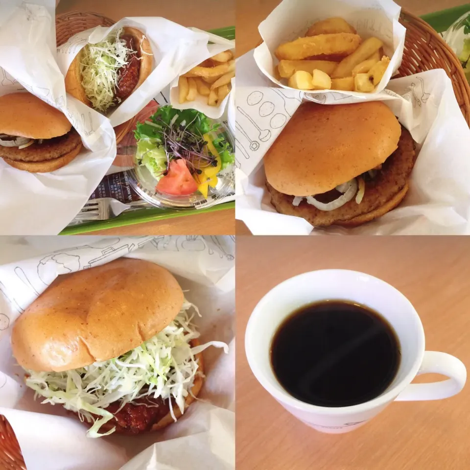 Snapdishの料理写真:9/9❤︎ご近所のモスバーガーでランチ❤︎
娘が2時間授業でしたのでお迎えがてらランチをしました☘️
#モスバーガー #外食 #お昼ごはん|Makinsさん