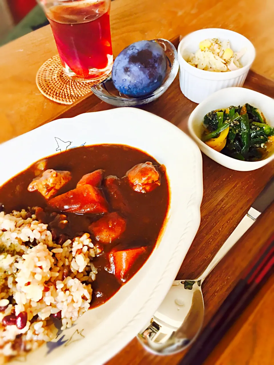 Snapdishの料理写真:今日のシホ食堂‼️
🌞lunch
お家カレーが食べたくなってお野菜ゴロゴロな辛めのカレーを作りました。
#ゴロゴロ大人カレー#有機玄米と有機小豆ご飯#ニラとパプリカの黒ごま和え#豆乳マヨネーズ#コールスロー#プチマクロビ|Shiho Nakayamaさん