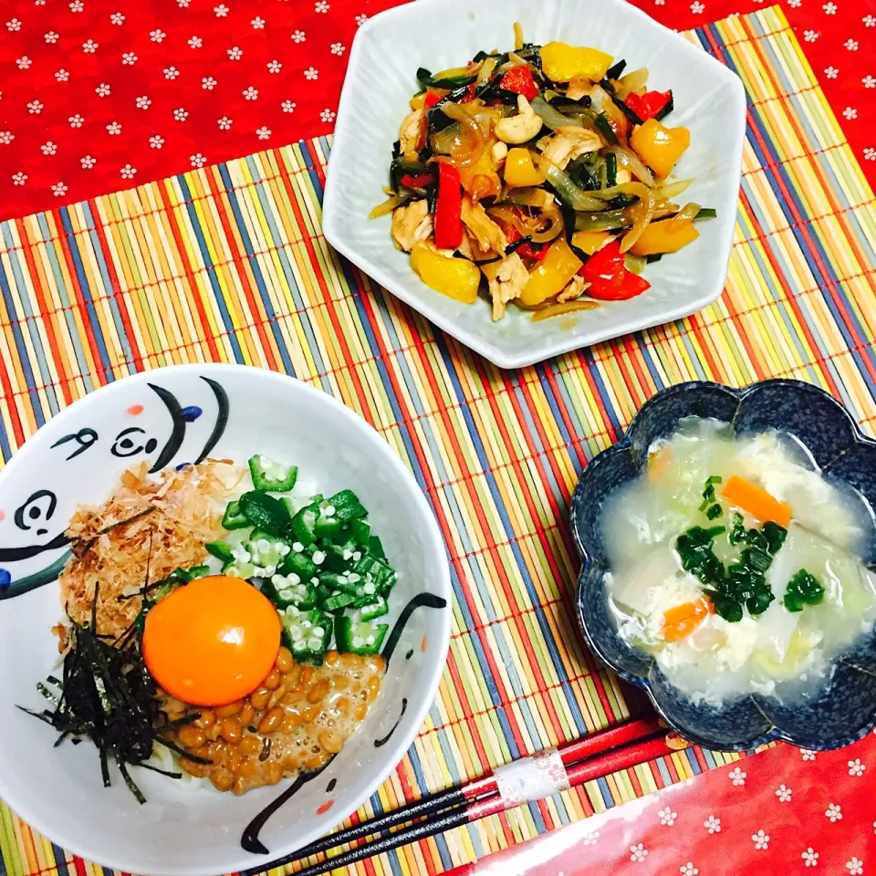 Snapdishの料理写真:ネバネバ麺 鶏とカシューナッツ炒め|futuregirlさん