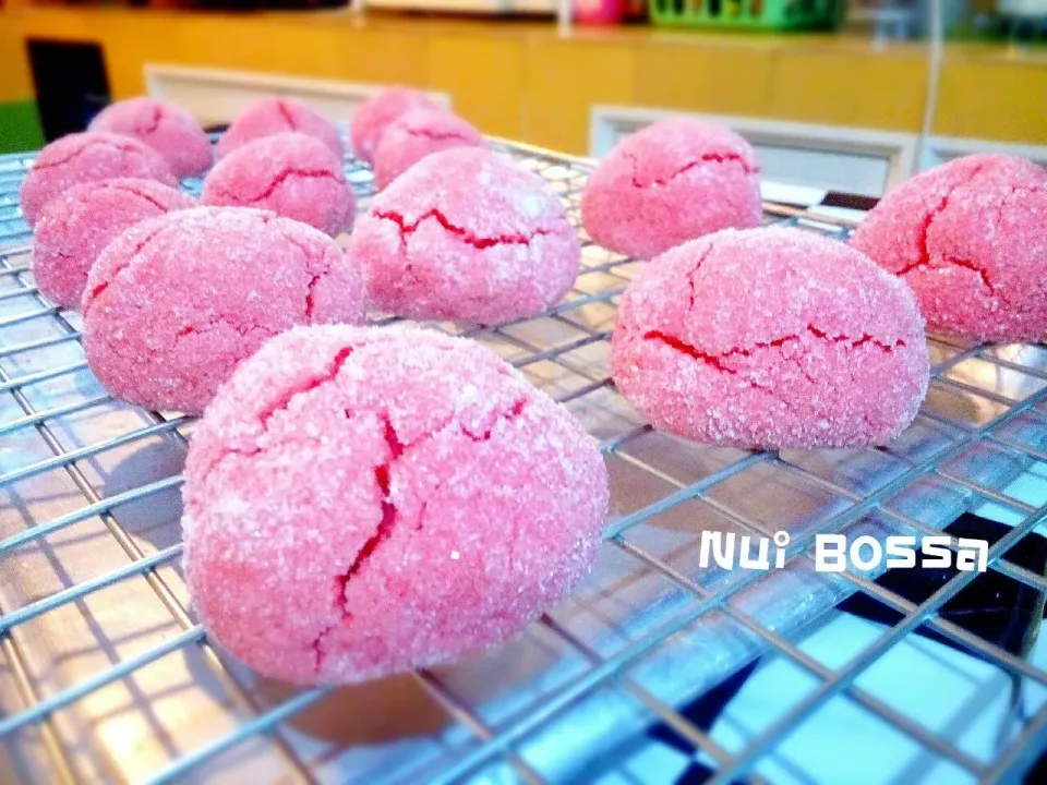 "Strawberry Chapped Cookies"😀💛💚|nuibossa fb.Nui Bossaさん