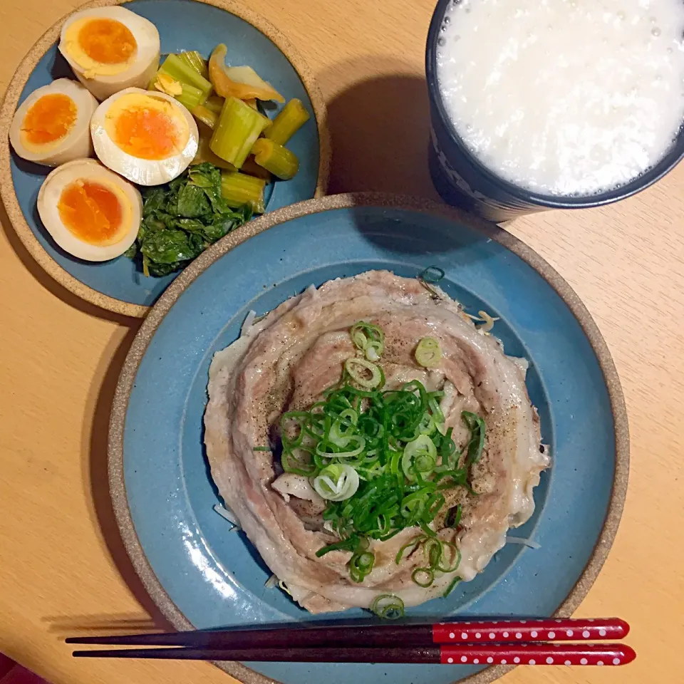 #晩ご飯 #晩ご飯1日目 #もやしと豚肉の蒸し料理 #ゆで卵とセロリのみそ漬け #低糖質 #ビール|yukoさん