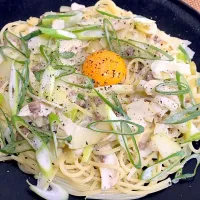 Snapdishの料理写真:カルボナーラ  冷蔵庫の整理にはパスタが楽ちん！！|よっぴーさん