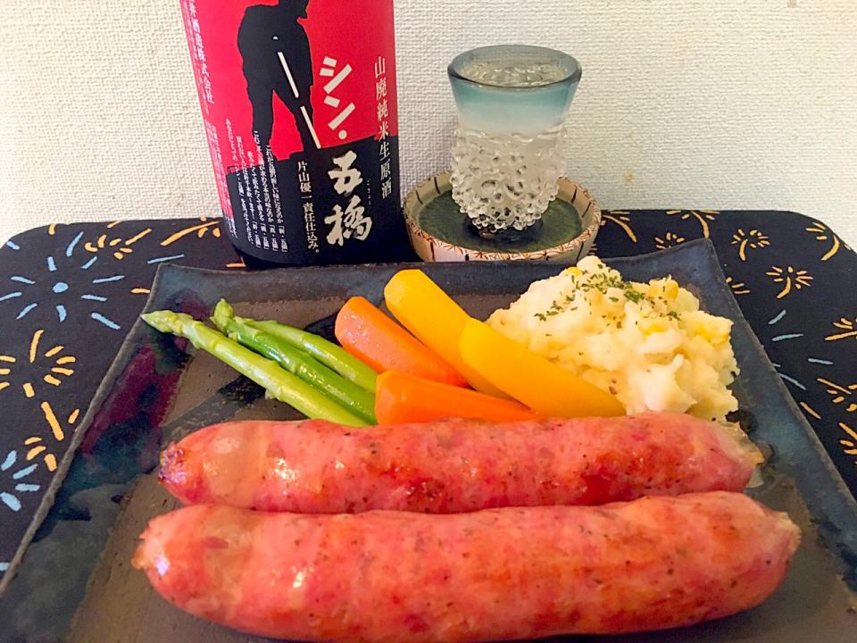 コストコのガーリックソーセージのグリル焼き 彩り人参グラッセ コーン入りマッシュポテト シン 五橋 山廃純米生原酒 山口 藤井裕之 2号店 Snapdish スナップディッシュ Id Ddlzza