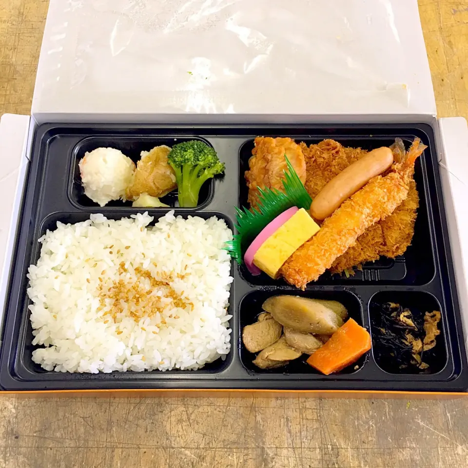 今日のお弁当‼︎ 10 September
#お弁当 #弁当 #obento #bento #お昼ごはん #昼ごはん #lunch #ランチ #ほっかほっか亭 #仕出し弁当|Yoshinobu Nakagawaさん