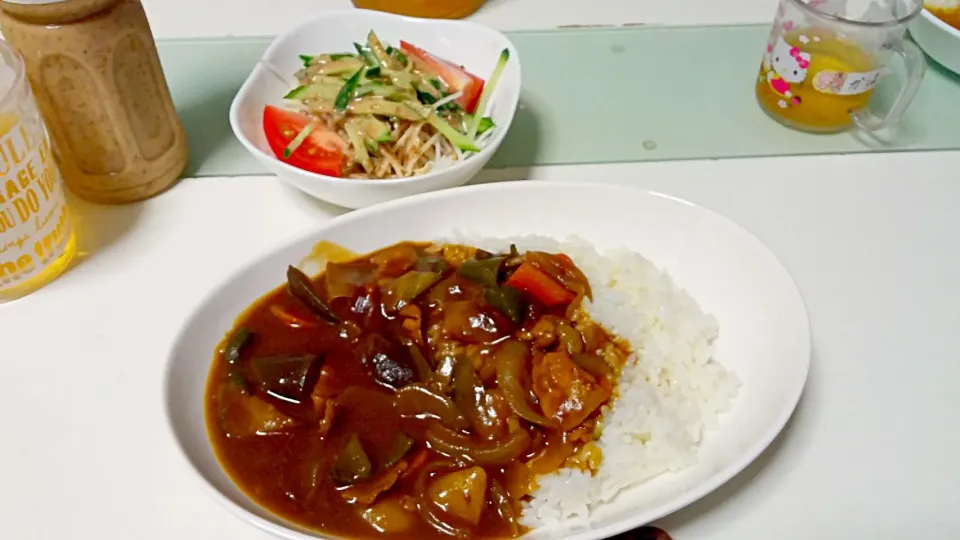 ダイコンサラダと夏野菜カレーライス🍛|mky710801さん