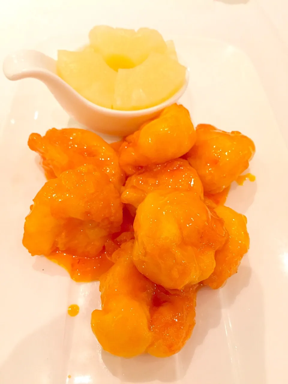 Sautéed prawns with pineapple in sweet & sour sauce|Sky Blueさん