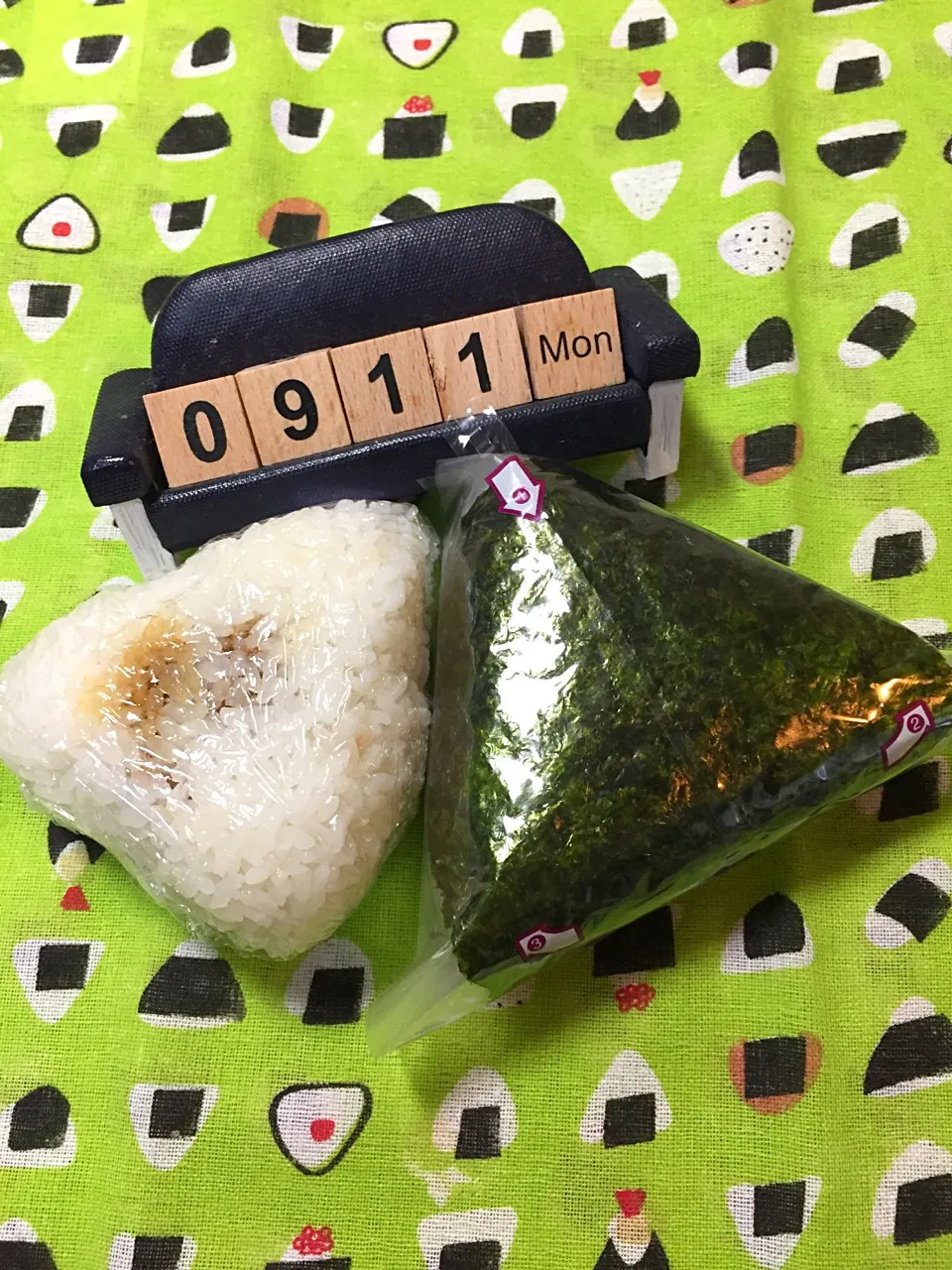 9月11日の中1野球部の給食が足りないから補食おにぎり2個♪255ｇ|ごっちさん