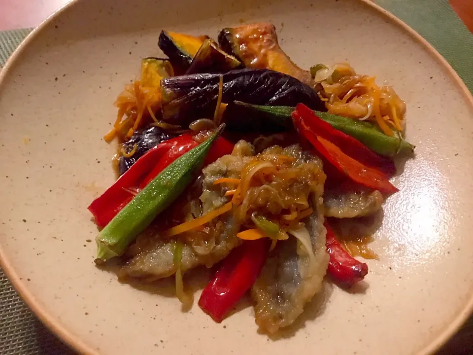 Snapdishの料理写真:Deep-fried horse mackerel&vegetables  marinated in a vinegar sauce🐟鯵とお野菜の南蛮漬け|🌈Ami🍻さん