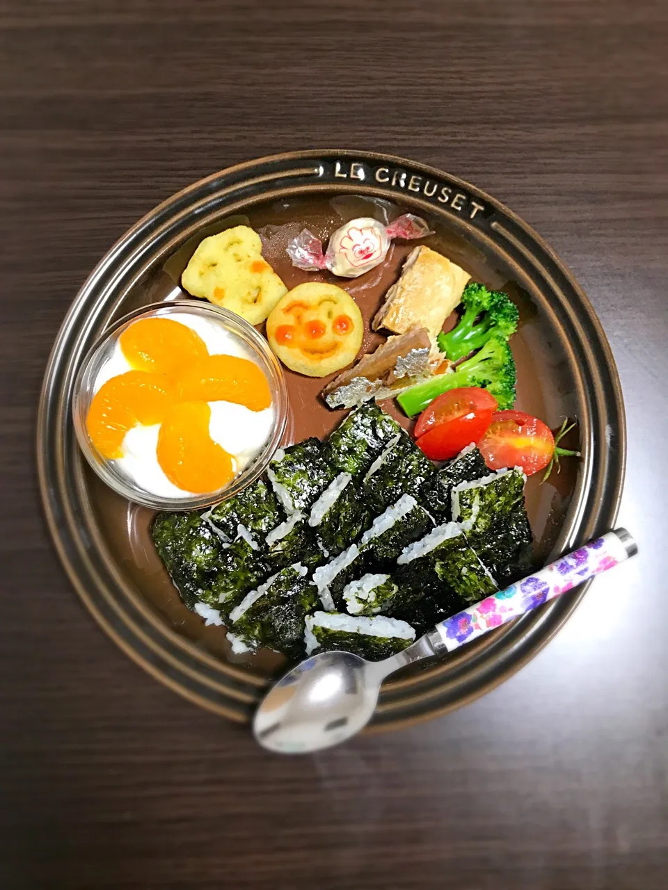 9/11❁息子離乳食 夜ごはん⭐︎
おにぎらず
焼き鯖🐟
プチトマト🍅
ブロッコリー
アンパンマンポテト
キャンディチーズ🍬
みかんヨーグルト🍊|つんさん