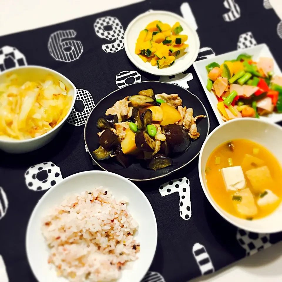 Snapdishの料理写真:#ユキ飯
#おうちごはん
#ナスジャガイモ豚バラのオイスターソース炒め
#彩り野菜とソーセージのハーブソテー
#かぼちゃのきんぴら|tuyet716さん