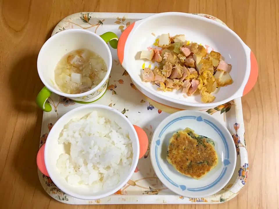 お好み焼き、鮭と厚揚げの卵炒め、お味噌汁|ほなさん