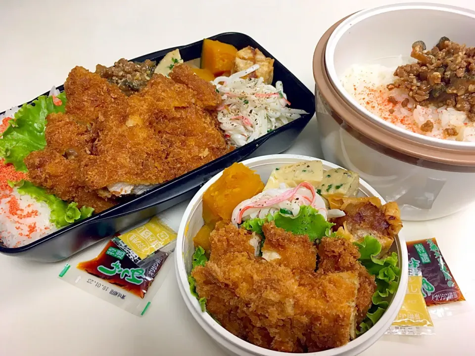 Snapdishの料理写真:専門1年にぃちゃん丼弁&高2はる坊弁17✿
・ロースかつ・大根カニカマサラダ・かぼちゃ甘煮・小葱たまご焼き|まめりんさん