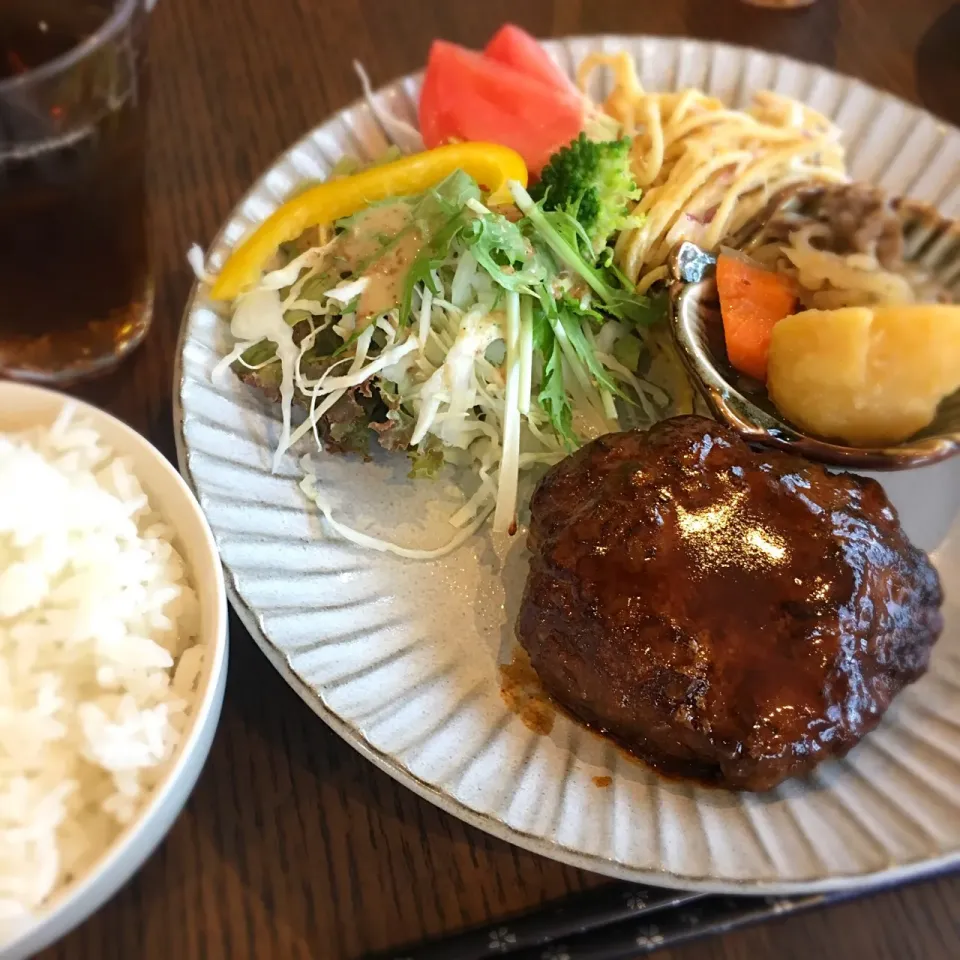 晩ご飯#ハンバーグ#肉じゃが#スパサラ|natsu727さん